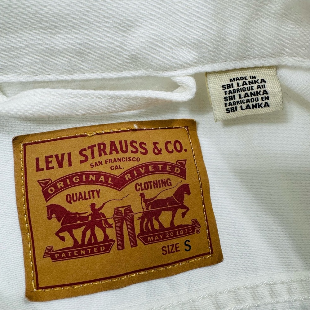 Levi's White Denim Jacket - image 6